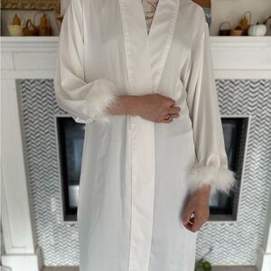 House of Harlow 1960 Ivory Feather-Trimmed Robe